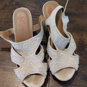 Kelly & Katie Cream Lace Sandals